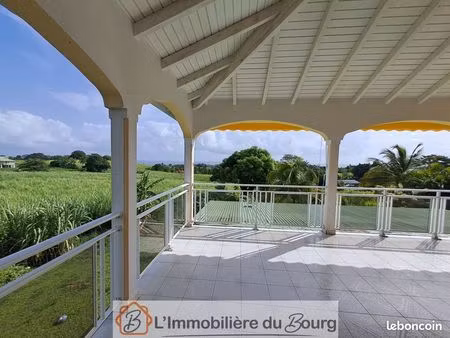 villa 4 pièces 100 m²