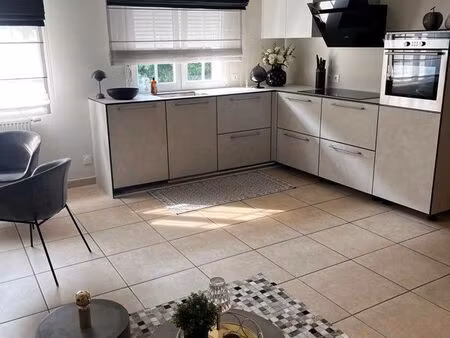 appartement f3 de 75 m² – écuries – parking - charges incluses