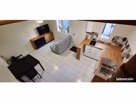 maison de ville meublée  avec extérieur  en hyper centre