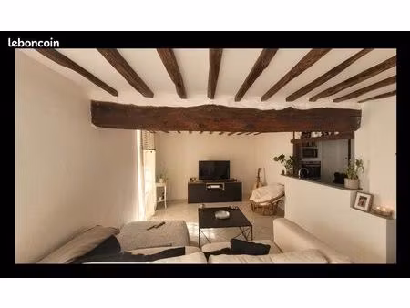 f2 avec grand terrasse privée 35m2 et parking