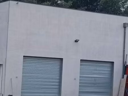 entrepot à usage de stockage 90m2