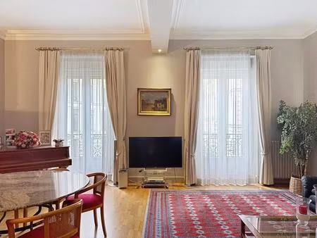 avignon intra-muros. appartement 4 pièces 114m²