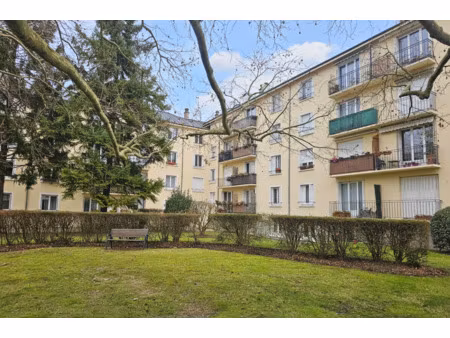montesson centre : 4 pièces avec balcon 225 000 eur