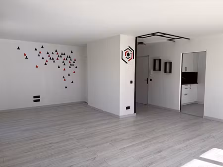à vendre appartement t4 avec terrasse  piscine et grand ja