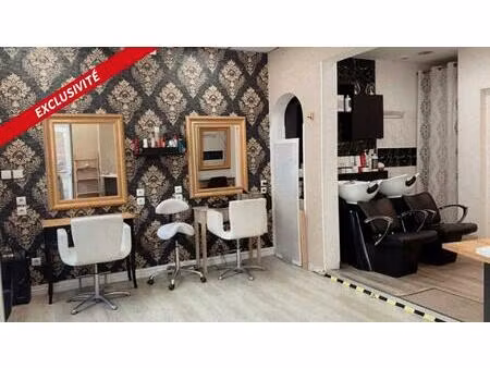 fonds de commerce coiffeur centre ville maule 78580  poste reception et 4 postes coiffage.