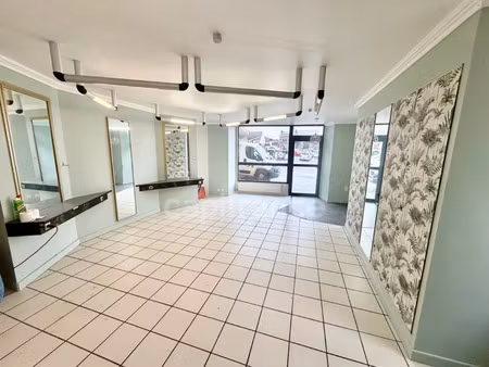 local professionnel à vendre carhaix plouguer 3 pièce(s) 70m2 129 900€