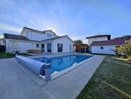 ondres ? à deux pas de la plage  maison contemporaine de 162 m² avec piscine