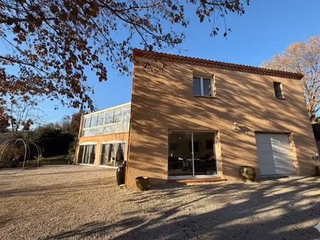 grande maison avec potentiel dans un environnement de premier ordre