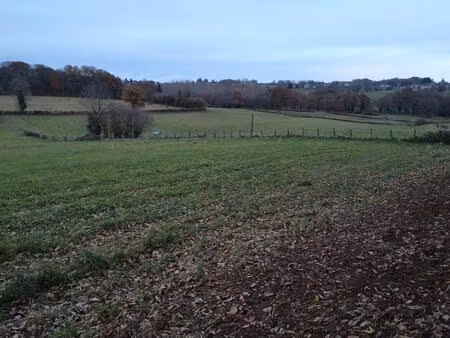 terrain constructible d'environ 2683 m²