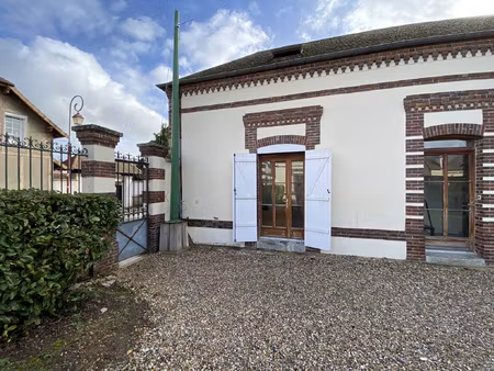 duplex 33 m2 + place de parking en hyper centre ézy-sur-eure