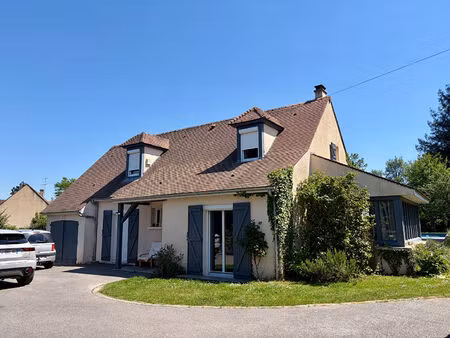 maison familiale avec piscine à débordement  suite parentale et grand terrain  secteur cal