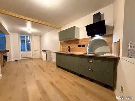 ? maison de ville rénovée – 78 m² – cour partagée – centre‑ville d’angoulême