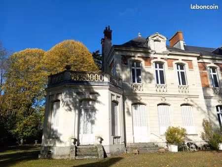 grand meublé d'exception dans château et parc
