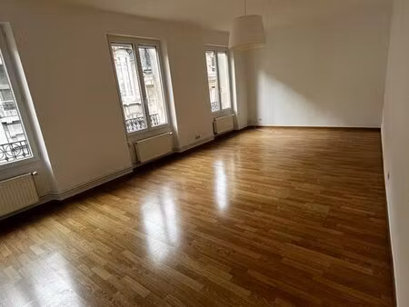 t4 reims cathedrale 2 chambres rénové