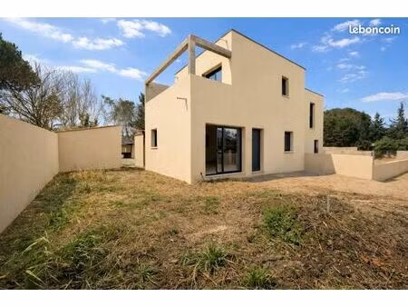 villa 4 pièces 76 m²