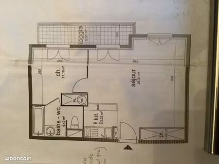 a louer t2+garage et loggia dans immeuble de standing 69003