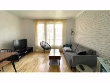 loue t3 dans le parc de procé