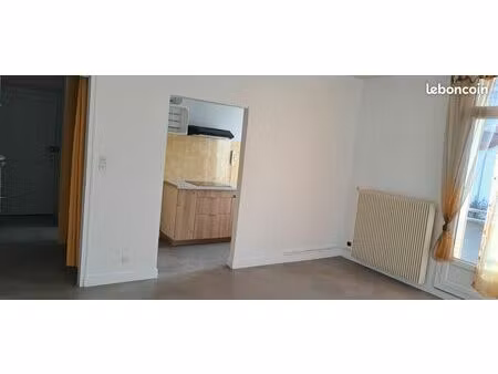 lumineux t1 32 m² avec parking  caution visale