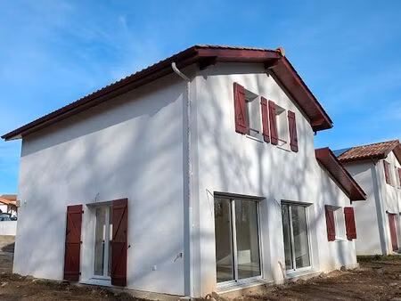 location maison bourg d'urrugne