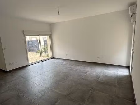 maison 2 chambres avec grand garage