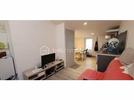 immeuble commercial de 100 m² à saintes