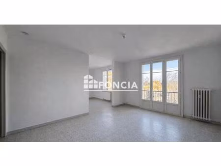 à vendre – spacieux t4 rénové avec ascenseur – idéalement situé derrière jean jaurès