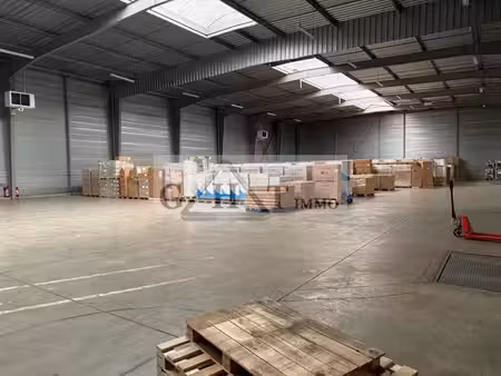 entrepot 2433m² a vendre santeny