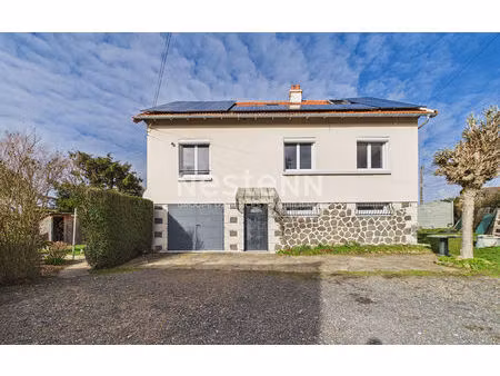 a vendre à naucelles  sur terrain de 650 m²  maison de type 6 d'une surface de 126 m²