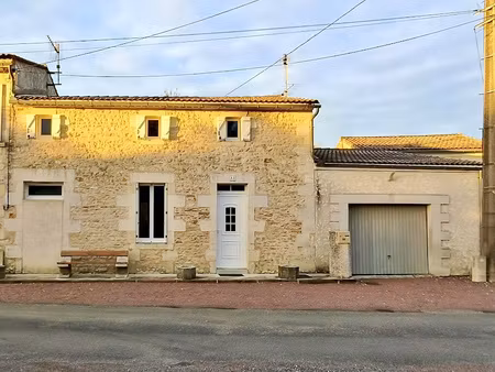 maison en pierre 110 m2 3 chambres saint-ciers-sur-gir