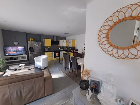 maison plain-pied meublée avec jardin à saint-médard-d'eyran