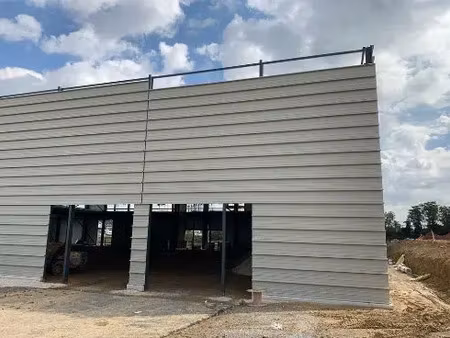 local d'activités de 443m²