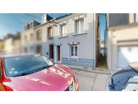 - entre ville et mer - rue carnot - cherbourg en cotentin - maison de ville avec garage et
