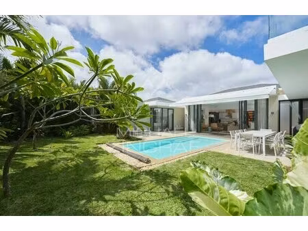 villa avec piscine dans une résidence sécurisée à péreybère - mzimc1055