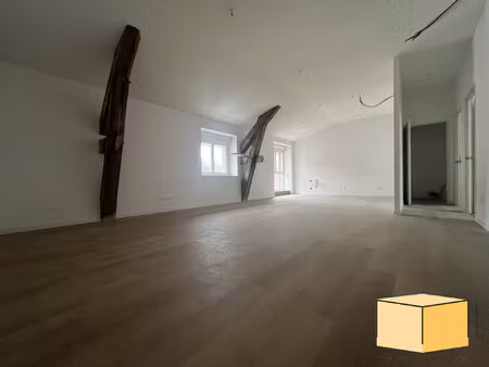 appartement f4 avec parking couvert cour