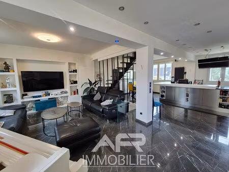 maison independante non mitoyenne renovee