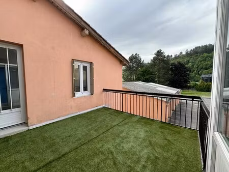 location appartement 3 pièces 88 m2 à le chambon-feugerolles
