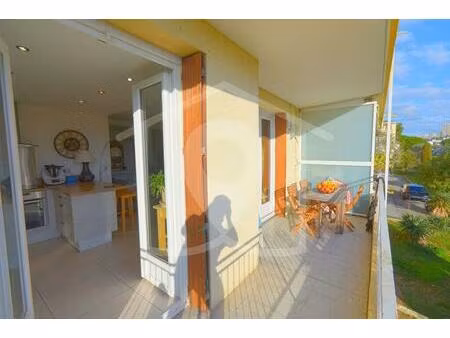 antibes la colle - 3p traversant - aperçu mer - parking