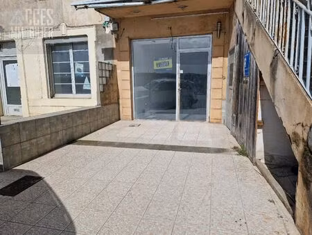 location commerce 2 pièces 60 m² à trèbes (11800)