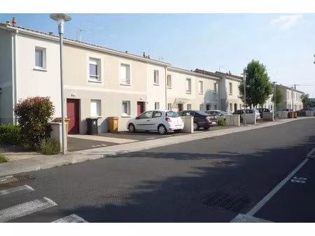 maison à louer 3 pièces 74.81 m² - vayres (33) - 841€