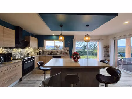 maison de type 5 avec garage sur une parcelle de 2022 m²  à 8 min de saint come d'olt