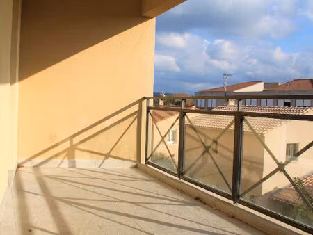 pelissanne  appartement t4 avec terrasse