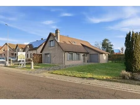 charmante  open bebouwing op een knap perceel in zoutleeuw