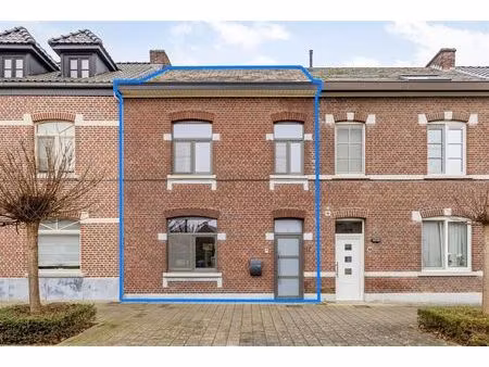 te koop: gesloten bebouwing met 3 slaapkamers te kuringen