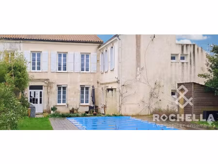 maison bourgeoise de 1850 en pierre  8 pièces  piscine  jardin