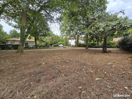 terrain 1041 m² messanges