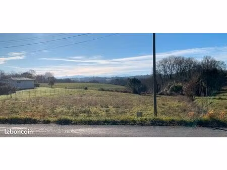 terrain constructible 1700m²