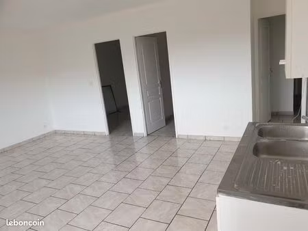 f3 rez-de-chaussée mare rouge