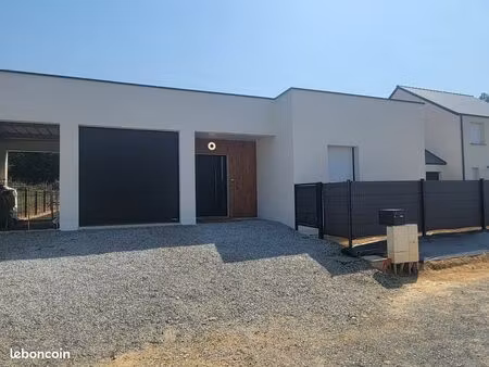 location maison - 6 pièces - 123m2