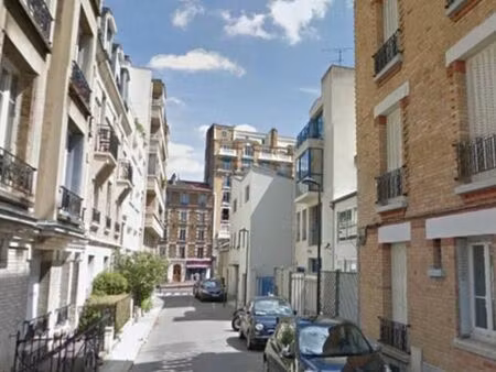 apparemment f2 vanves vue sur la tour effeil à louer meublé