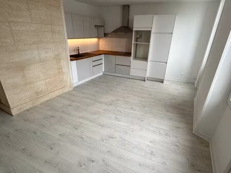 a louer f 2 centre ville bayeux